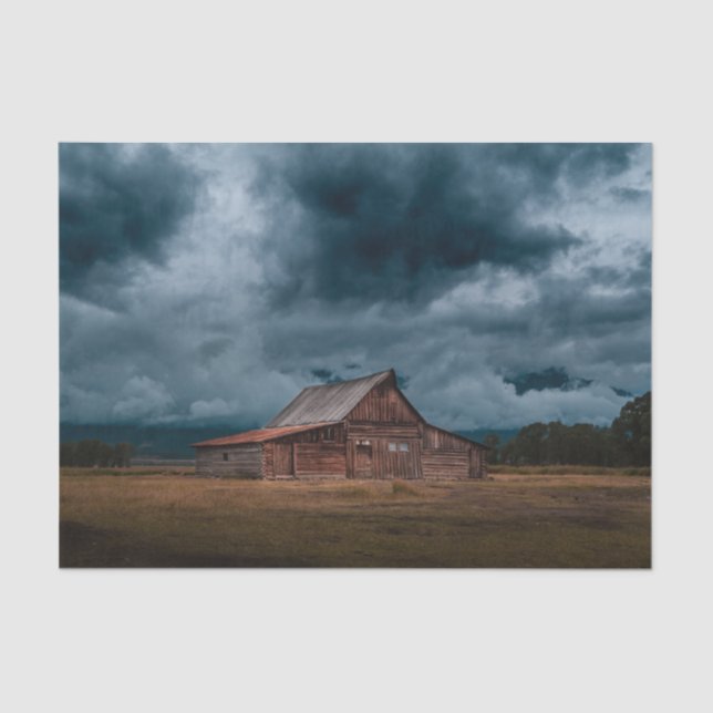 Holzscheune steht Wache gegen Sturm Seidenpapier (Vorderseite)