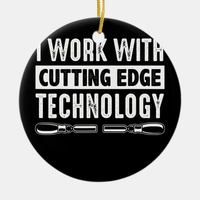 Holzschnitzerei Ich arbeite mit Schneidewerkzeugen Keramik Ornament (Vorne)