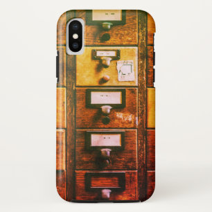 Holzschrank für alte Bibliothekskarteikarten in Br Case-Mate iPhone Hülle