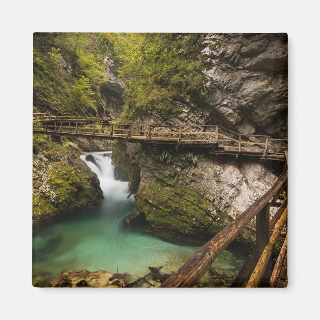 Holzweg durch den Schlucht der Vintgar-Schlucht Magnet (Vorne)