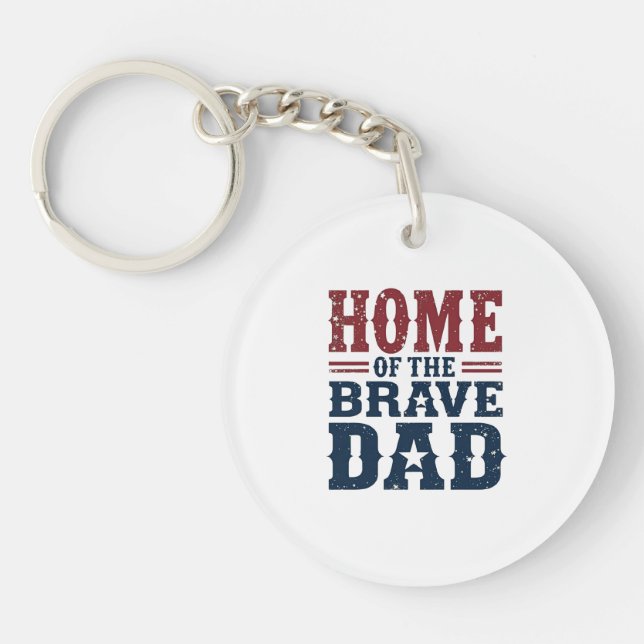 Home of the Brave Dad Keychain – Funny Pocket Gift Schlüsselanhänger (Vorderseite)