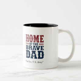 Home of the Brave Dad Mug – Funny Patriotic Gift Zweifarbige Tasse