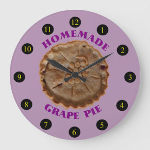Homemade Grape Pie Große Wanduhr