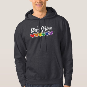 Homosexuelle Paare, die LGBT-Spiele spielen. Sie i Hoodie