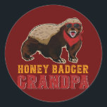 Honey Badger Grandpa Honey Badger Wearing Runder Aufkleber<br><div class="desc">Honey Badger Grandpa Honey Badger Wearing Sunglasses Family Gift. Perfect gift for your dad,  mom,  papa,  men,  women,  friend and family members on Thanksgiving Day,  Christmas Day,  Mothers Day,  Fathers Day,  4th of July,  1776 Independent day,  Veterans Day,  Halloween Day,  Patrick's Day</div>