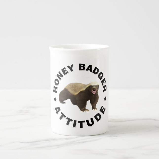 Honey Badger hat Attitude Prozellantasse (Vorderseite)
