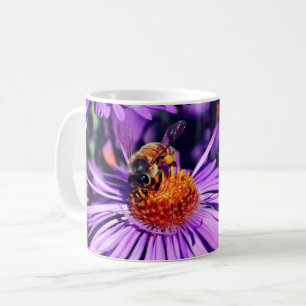Honey Bee On Lila Aster Blume Personalisiert Kaffeetasse