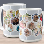 Honeycomb Foto Collage 17 Pic Silver Gray 15oz Kaffeetasse<br><div class="desc">Erstellen Sie Ihr eigenes Foto-Mosaik im Wabenmuster. Die Fotovorlage ist für Sie Set, 17 Ihrer Lieblingsbilder von Freunden, Familie, Haustieren, Ferien etc. hinzuzufügen. Ihre Bilder werden in Hexagon-Form angezeigt, um die Collage aus dem Foto der Wabenkollektion zu bilden, die in Reihen von links nach rechts arbeitet. Das Design ist in...</div>