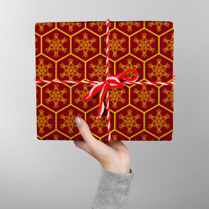 Honeycomb Snowflake Maroon Gelbes Muster Elegant Geschenkpapier