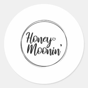 Honeymoon Couple Wedding Honeymoonin Brides Groom Runder Aufkleber