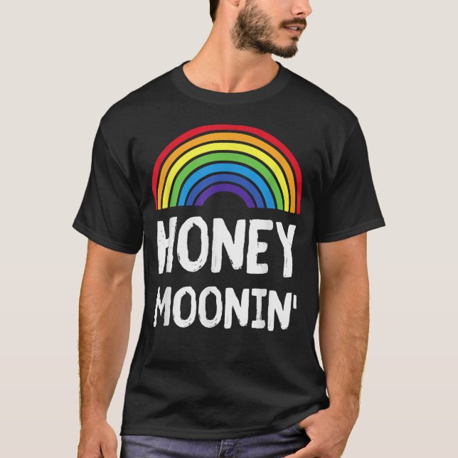 Honeymoonin LGBT Gay Lesbian Bride Groom Honeymoon T-Shirt (Vorderseite)