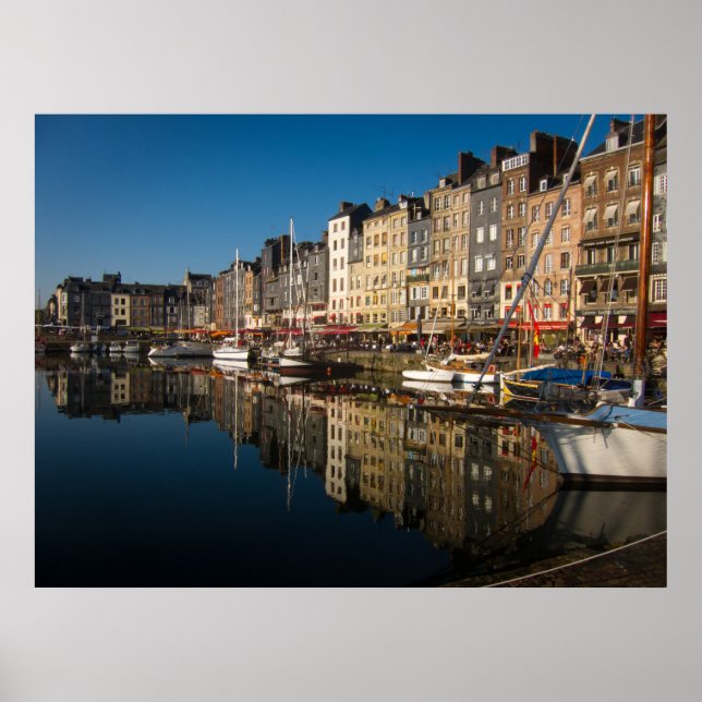 Honfleur Harbour, Frankreich Poster (Vorne)