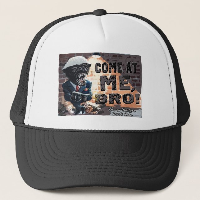 Honig-Dachs mit Maschinengewehr Truckerkappe (Vorderseite)