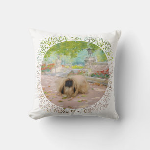 Honig Pekingese in floraler Kulisse Kissen