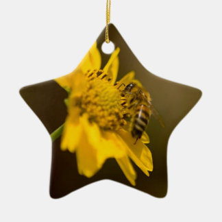 Honigbiene auf der Gelben Blume Keramikornament
