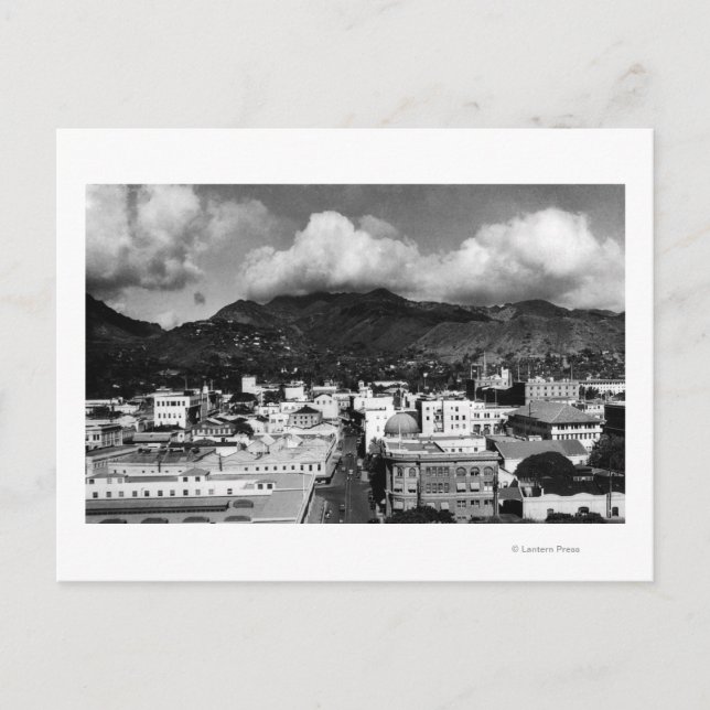 Honolulu, HA - Stadtansicht von Aloha Tower Postkarte (Vorderseite)