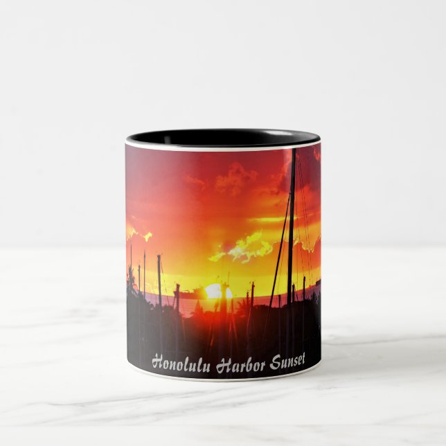 Honolulu Harbour Sunset Zweifarbige Tasse (Mittel)
