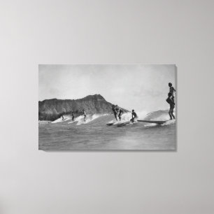 Honolulu, Hawaii - Surfer weg von Waikiki Strand Leinwanddruck