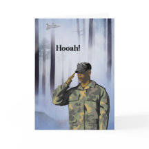 Hooah-Army-Karte mit grüßendem Mann, Bäumen und Je