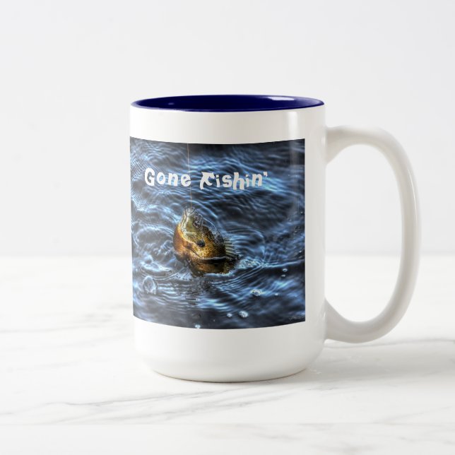 Hooked Bluegill Sun Fish Gone Fishin' Art Zweifarbige Tasse (Rechts)