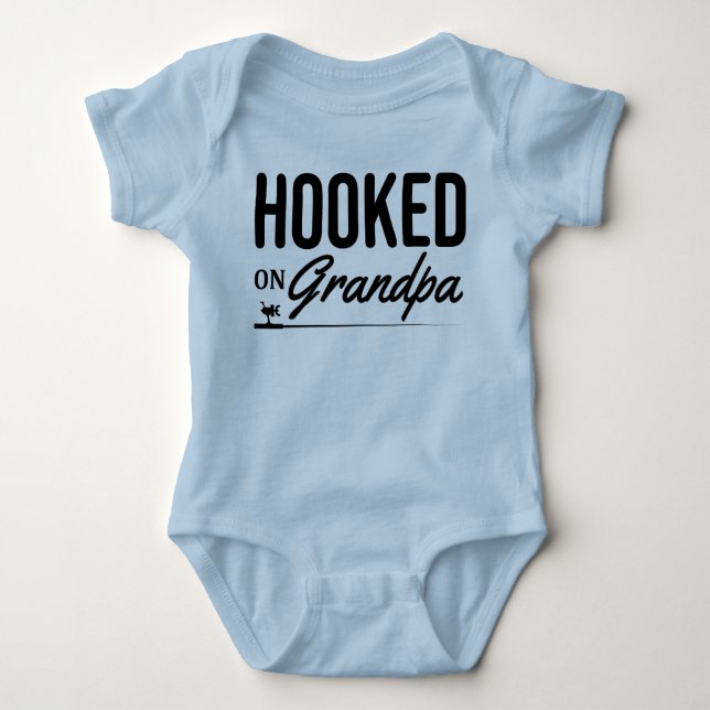 Hooked on Grandpa Baby Fishing Jersey Bodysuit Baby Strampler (Vorderseite)