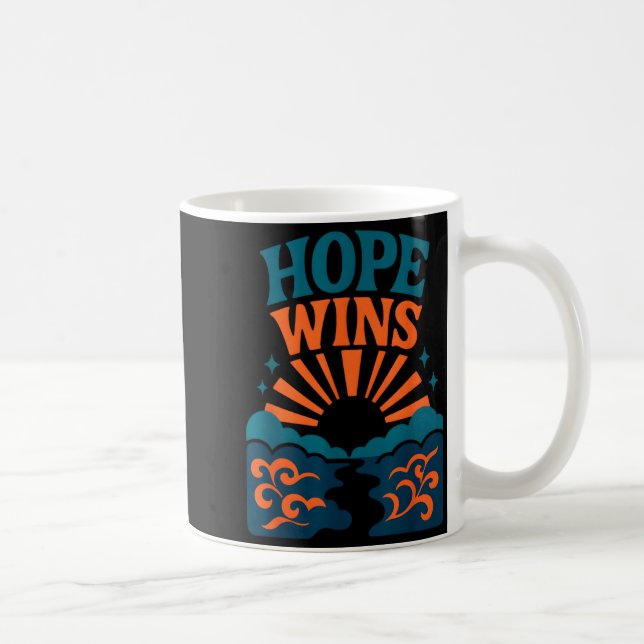 Hope Wins Romans 15_13 Sunrise Ocean Christian  Kaffeetasse (Rechts)