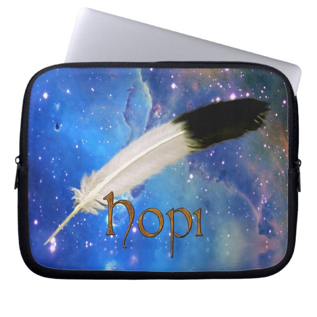 HOPI Nation & Feather Space Laptop Sleeve (Vorderseite)