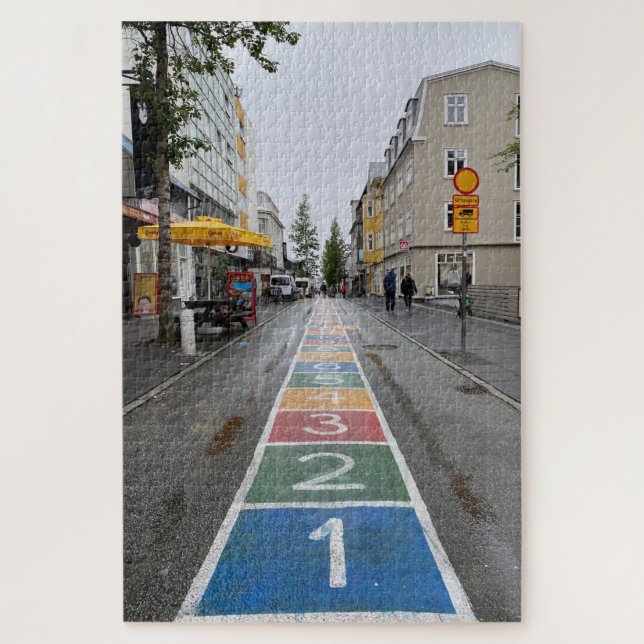 Hopscotch in Downtown Reykjavik, Island Puzzle (Vertikal)