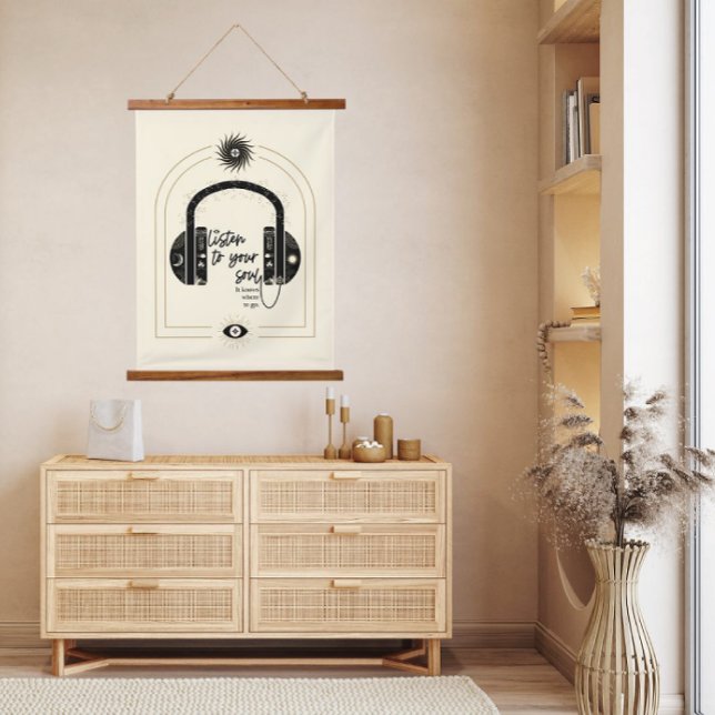 Hören Sie Ihre Soul-Kopfhörer Gold & Black Wandteppich Mit Holzrahmen (Listen To Your Soul Canvas Wall Hanging featuring celestial icons.)