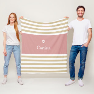 Horizontale Streifen mit großem Tan Rosa Name und Fleecedecke