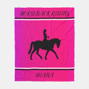 HORSEBACK REITMÄDCHEN PERSONALISIERT IN PINK & SCH FLEECEDECKE
