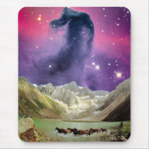 Horsehead Nebelfleck über laufenden Pferden Mousepad
