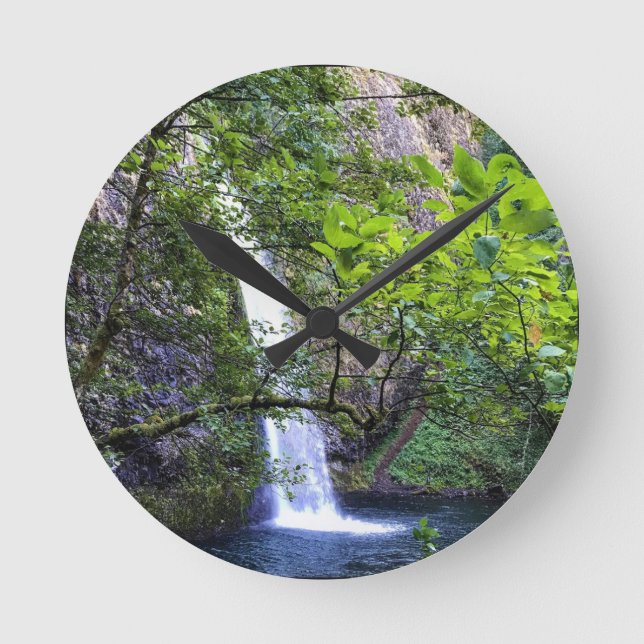 Horsetail Falls Runde Wanduhr (Vorderseite)
