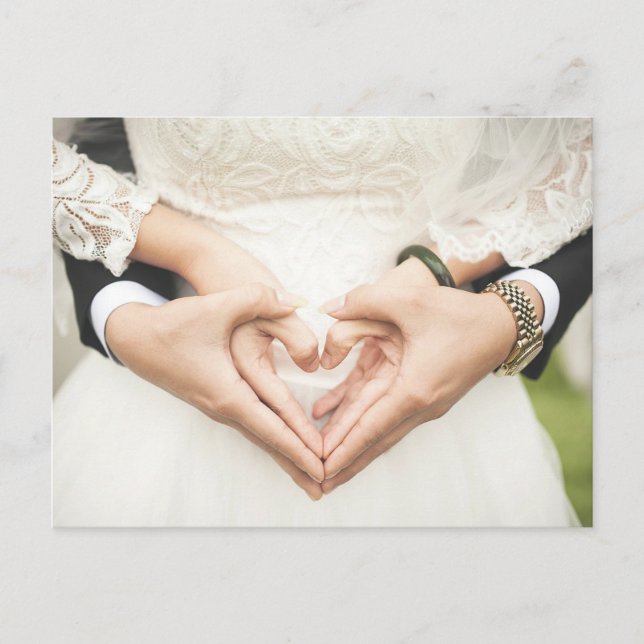 Hört in unseren Händen Hochzeit Postkarte (Vorderseite)