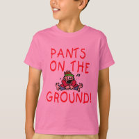 Hosen auf dem Grundt-shirt und dem Kleid