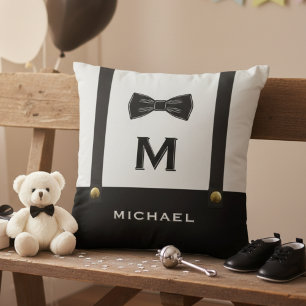 Hosenträger & Fliege Name Monogramm Baby Junge Kissen