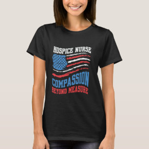 Hospiz CNA Amerikanische Flagge Frauen Hospiz Kran T-Shirt