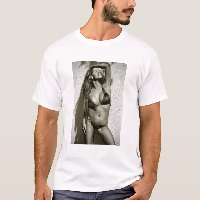Hot-Bikini-Modell T-Shirt (Vorderseite)