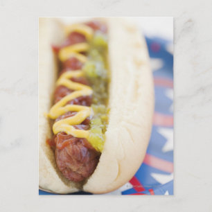 Hot Dog auf Red, White und Blue Plate Postkarte