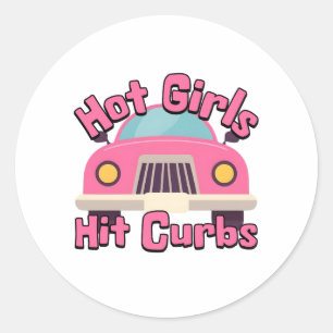 Hot Girls Hit Curbs Funny Pink Car Runder Aufkleber