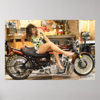 Hot Model KELSEY auf einem klassischen Kawasaki Z1
