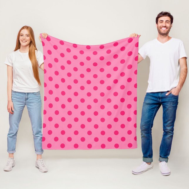 Hot Pink auf rosa Polka Dots Design Fleecedecke (Von Creator hochgeladen)