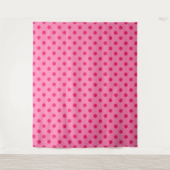 Hot Pink auf rosa Polka Dots Design Wandteppich (Vorderseite)