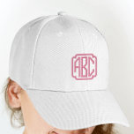 Hot-Pink-bestickte Hat-Monogramm auf weißer Kappe<br><div class="desc">Fügen Sie Ihre Initialen zu dieser benutzerdefinierten mit Monogramm Vorlage hinzu. Auch viele andere Farben sind erhältlich.</div>
