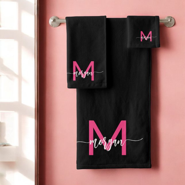 Hot Pink Black Modern Script Name Girl Monogram Badhandtuch Set (Von Creator hochgeladen)