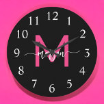 Hot Pink Black Modern Script Name Girl Monogram Große Wanduhr<br><div class="desc">Machen Sie mit unserer Hot Pink Modern Script Girly Monogram Name Large Clock eine mutige Aussage in Ihrem Raum! Mit einem lebhaften, heißen rosa Design und personalisiert mit Ihrem Namen in einem eleganten, modernen Drehbuch fügt diese Uhr jedem Zimmer eine stilvolle und persönliche Touch hinzu. Ideal für Schlafzimmer, Büroräume oder...</div>