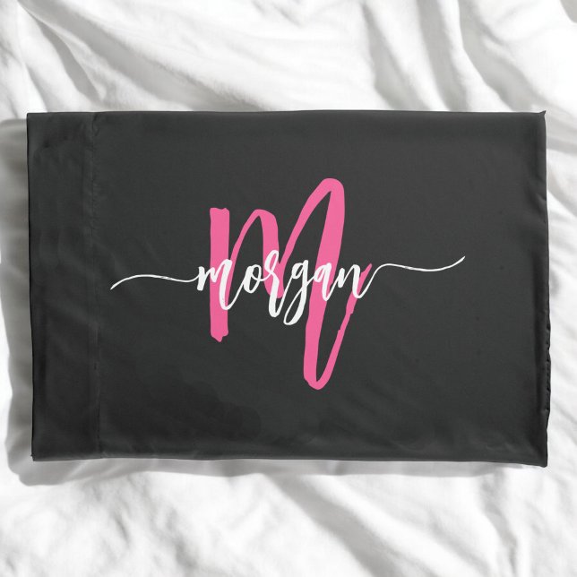 Hot Pink Black Modern Script Name Girl Monogram Kissenbezug (Von Creator hochgeladen)