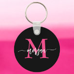 Hot Pink Black Modern Script Name Girl Monogram Schlüsselanhänger<br><div class="desc">Behalt deine Schlüssel stilvoll mit unserem Hot Pink Modern Script Girly Monogram Name Schlüsselanhänger! Dieser Schlüsselanhänger mit seinem lebhaften, rosafarbenen Design ist mit Ihrem Namen in einem schicken, modernen Drehbuch für eine maßgeschneiderte, modische Touch personalisiert. Ideal, um einen Flair in Ihre Tasche zu stecken, sowohl praktisch als auch stilvoll. Dieser...</div>