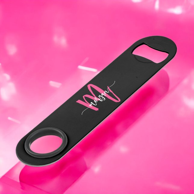 Hot Pink Black Modern Script Name Girl Monogram Speed Flaschenöffner (Von Creator hochgeladen)