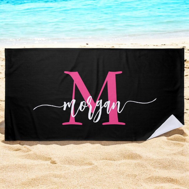Hot Pink Black Modern Script Name Girl Monogram Strandtuch (Von Creator hochgeladen)